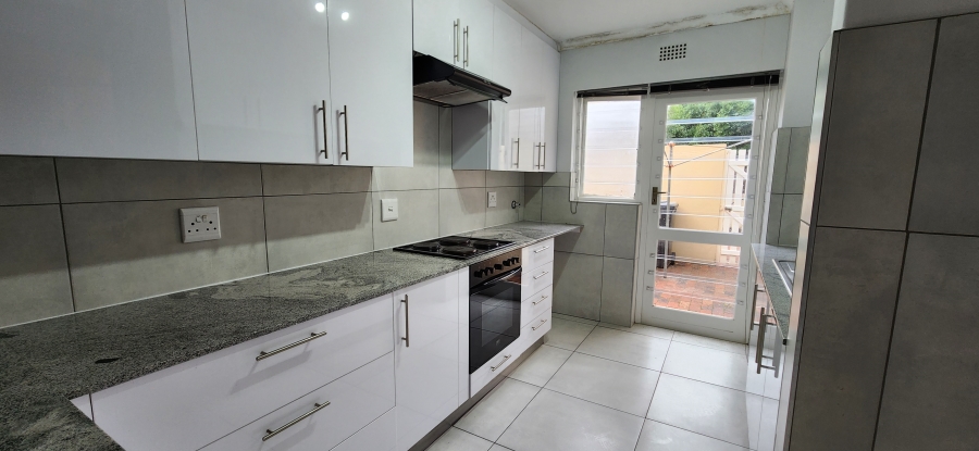 To Let 4 Bedroom Property for Rent in Bloubergrant Western Cape